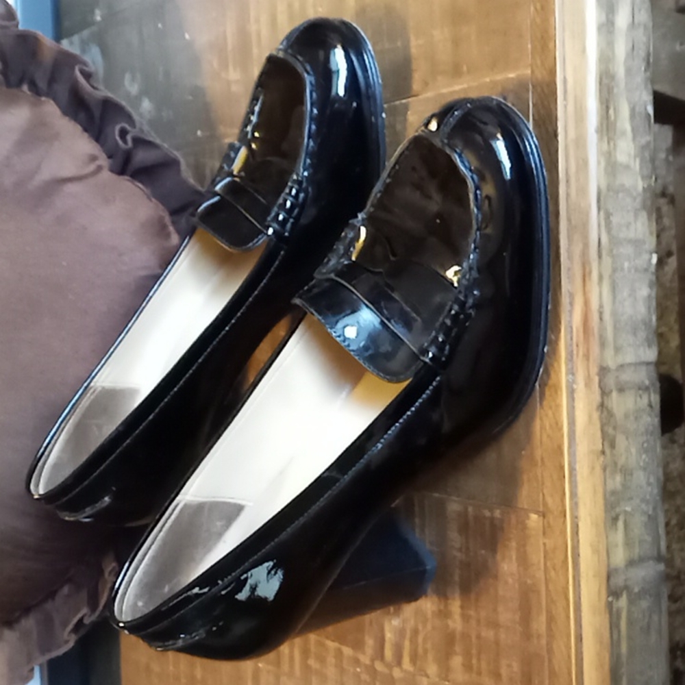 Michael Kors Black Patent heels. Size 8M